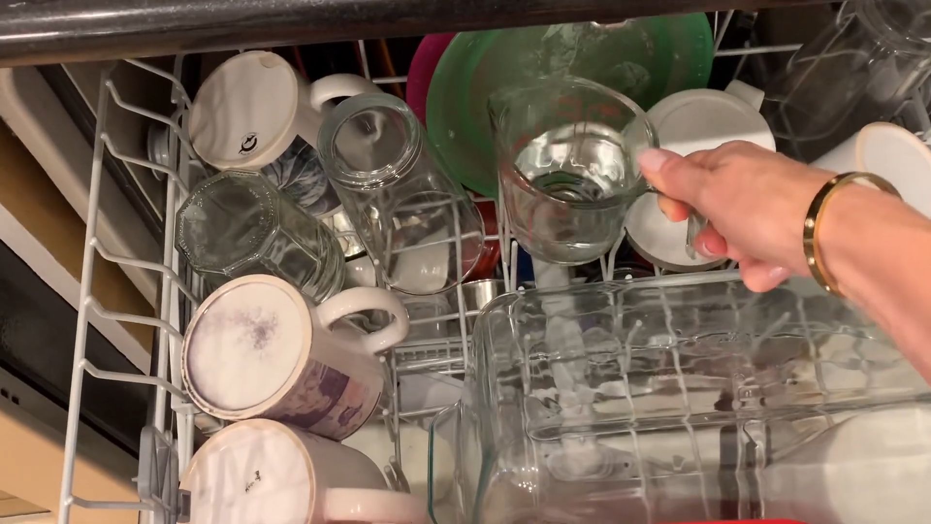 Vinegar cleaning solutions